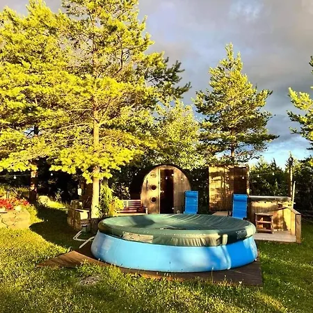 Elamusmajutus Intsu Vorgukuuris Campsite Liiva (Saaremaa)