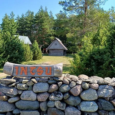 Campsite Elamusmajutus Intsu Vorgukuuris