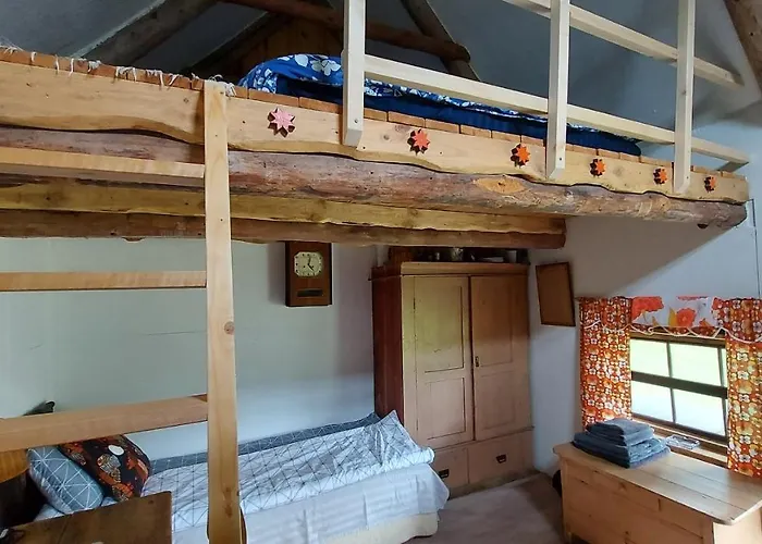 Campsite Elamusmajutus Intsu Vorgukuuris Liiva (Saaremaa)