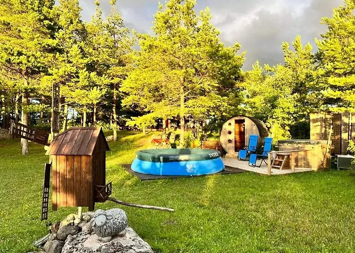 Campsite Elamusmajutus Intsu Vorgukuuris *