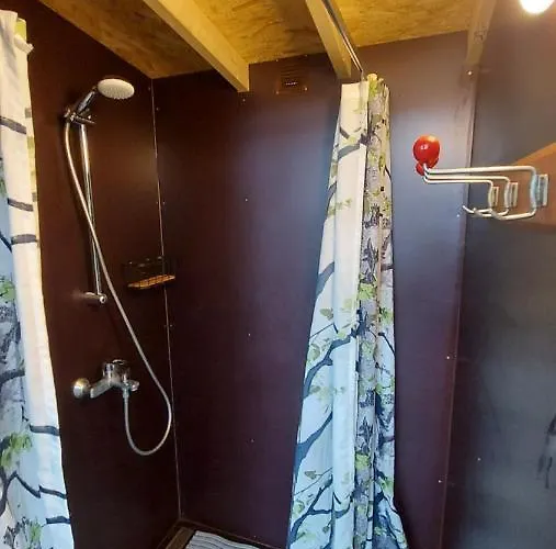 Elamusmajutus Intsu Vorgukuuris * Liiva (Saaremaa)