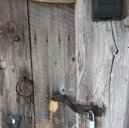 Kemp Elamusmajutus Intsu Vorgukuuris Liiva (Saaremaa)