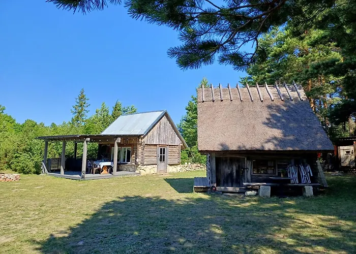 Elamusmajutus Intsu Vorgukuuris * Liiva (Saaremaa)